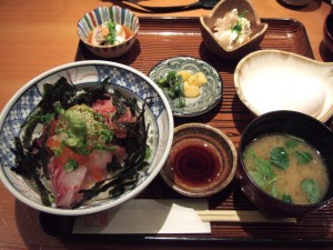 あかとら　海鮮丼