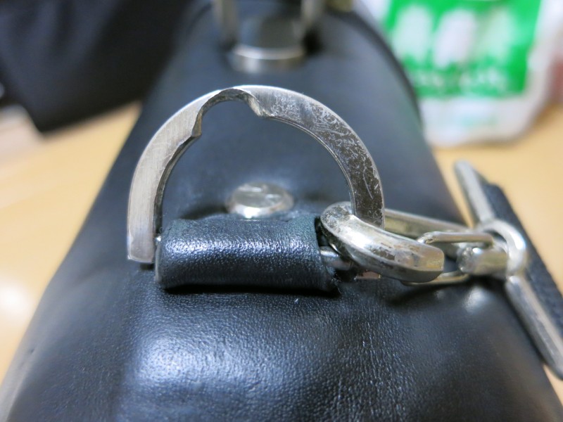 カバンの金具